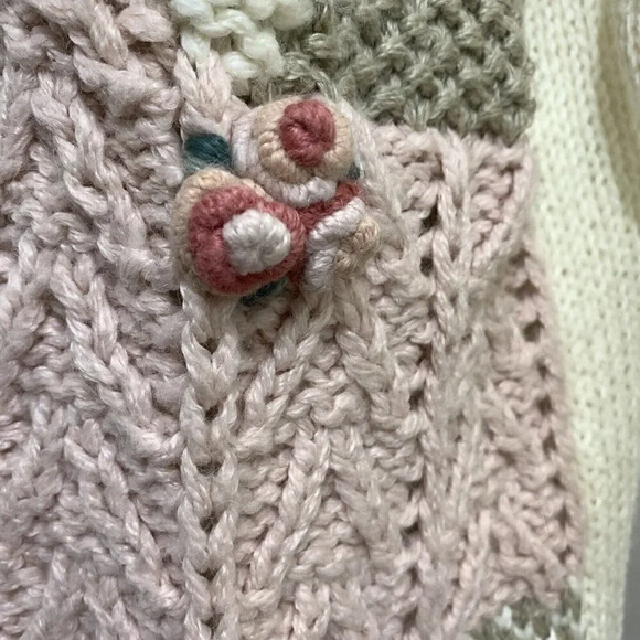 Classic Elements Vintage Chunky Hand Knit Sweater White Pink Flower Appliqué L - Picture 10 of 12